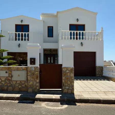Comfortable In Tinajo With Swimming Pool El Cuchillo